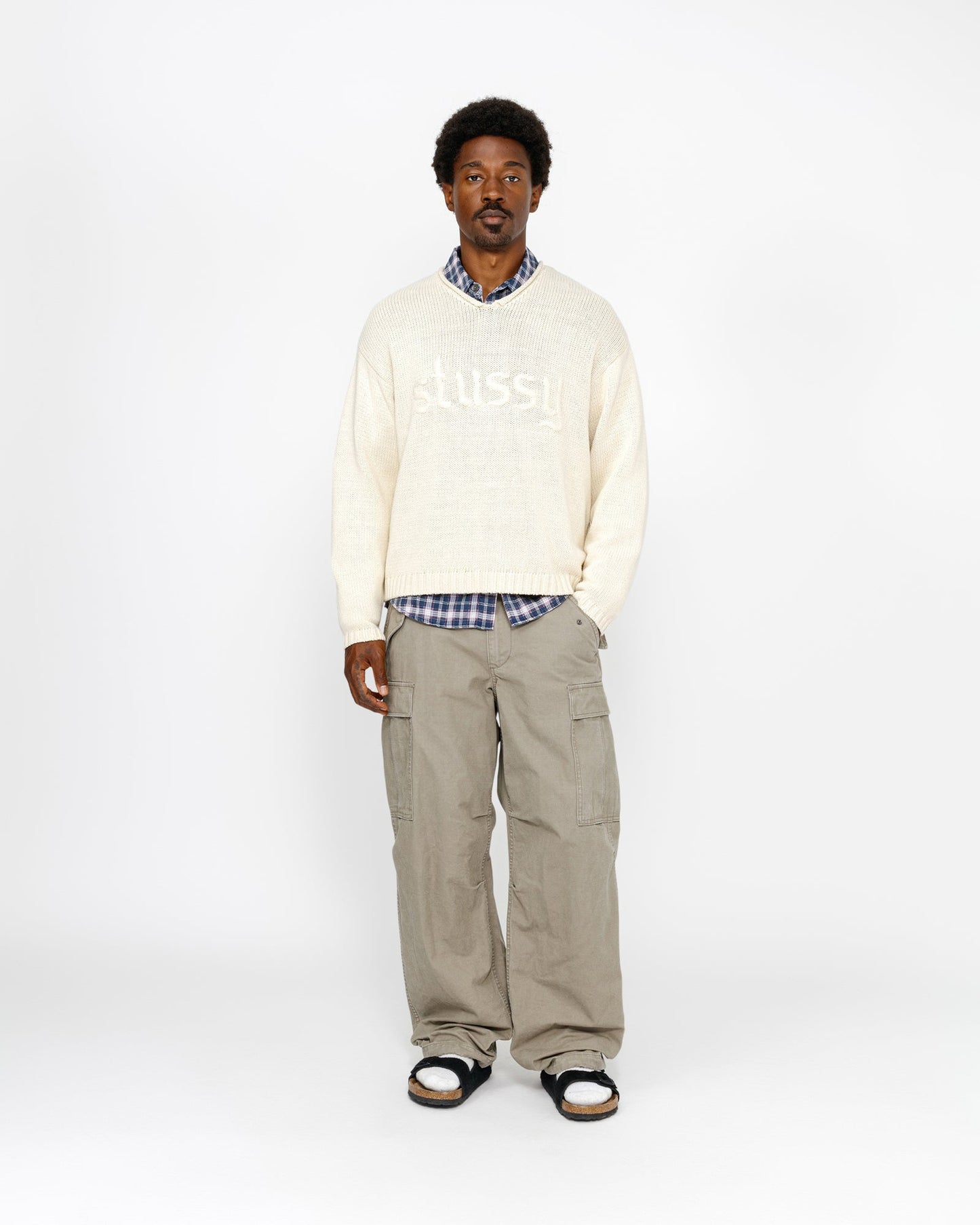PULL À LOGO BRODÉ ET COL EN V